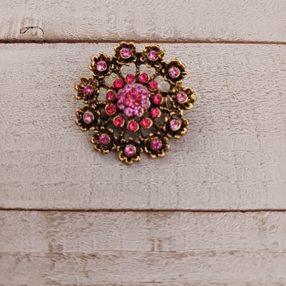 Vintage Goldtone & Rhinestone Brooch